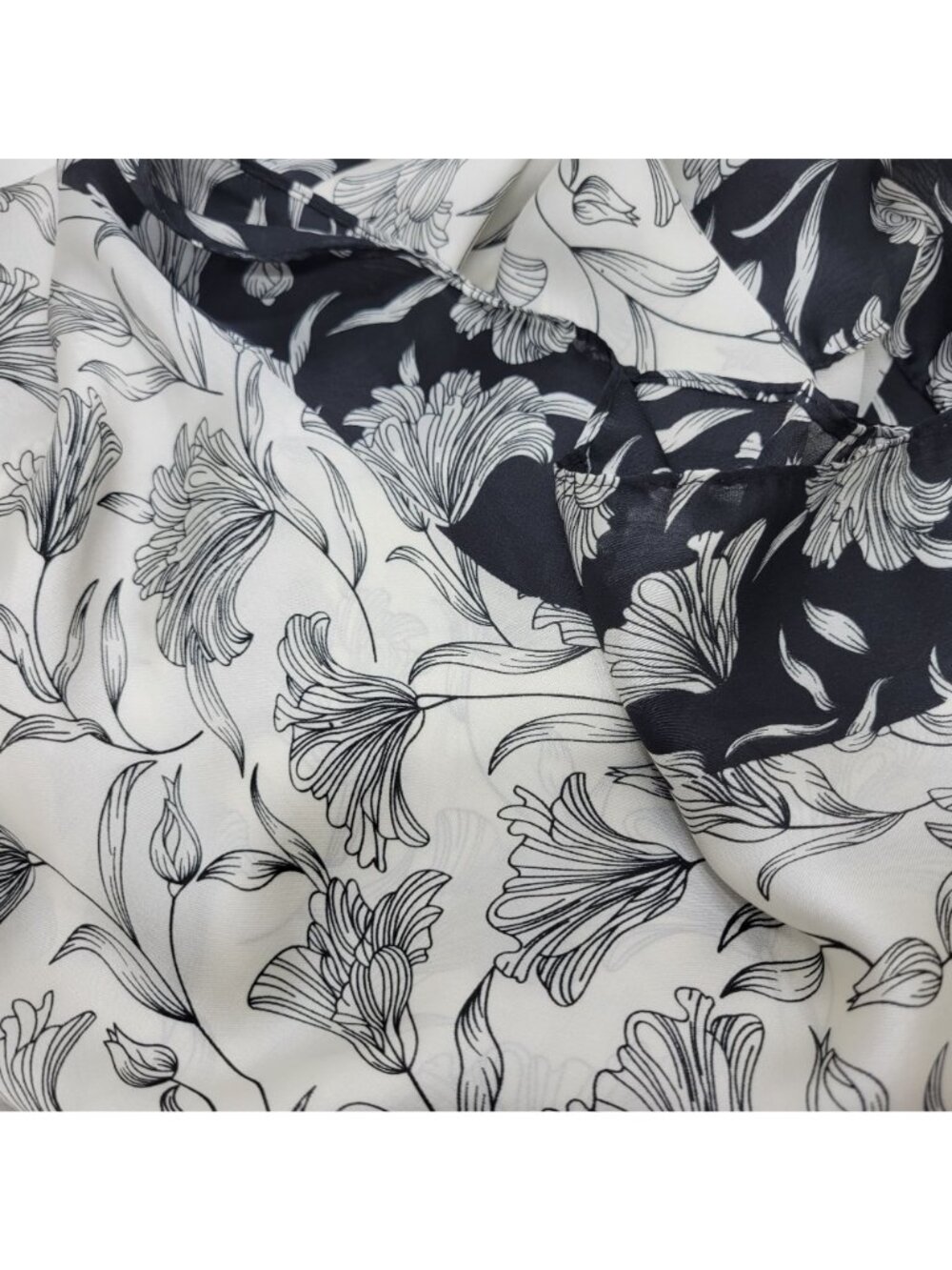 ✨Elegant Bandana Square Scarf Silky Satin Soft BLACK WHITE Floral Garden hijab - Picture 4 of 7